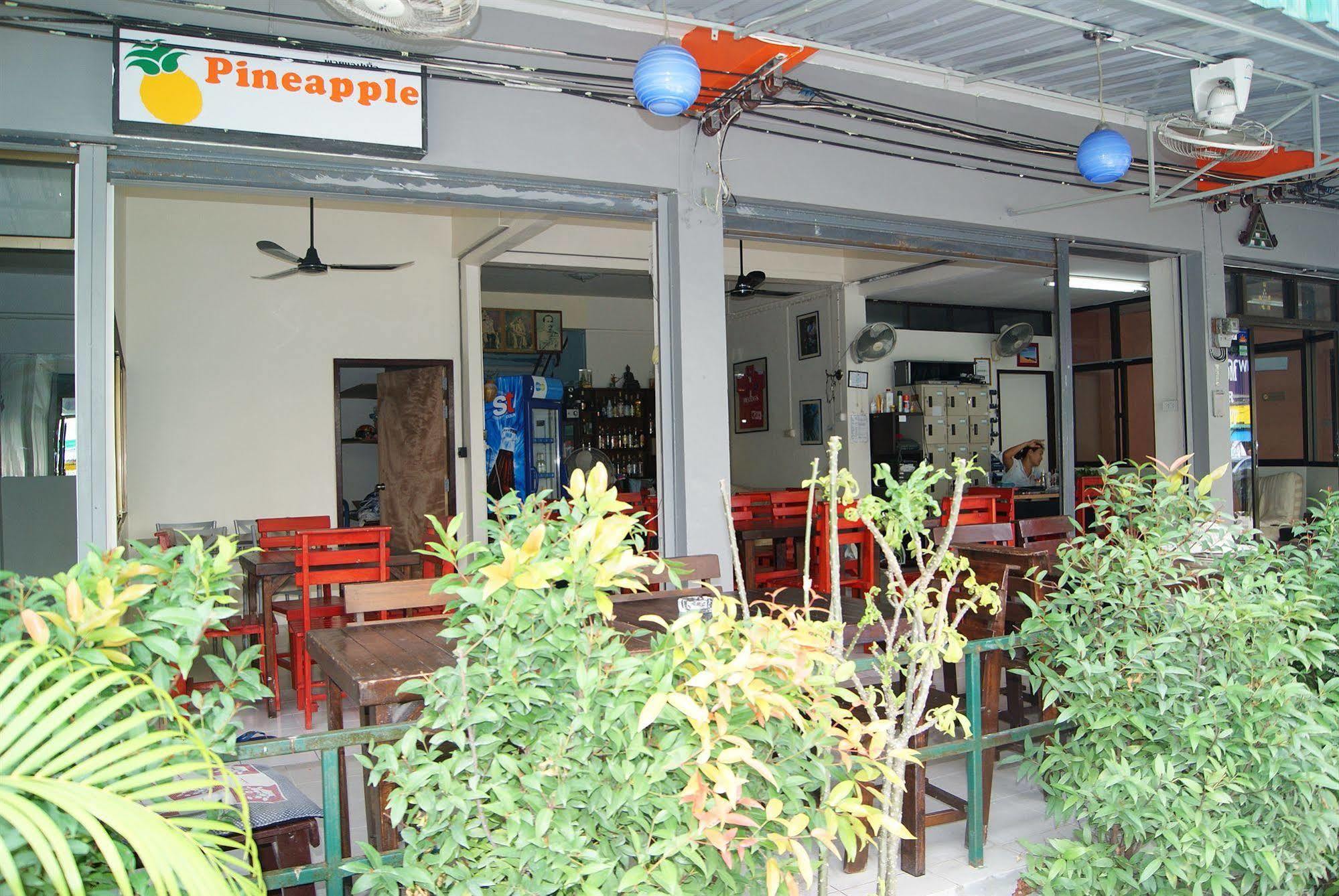 Pineapple pensión Phuket Exterior foto